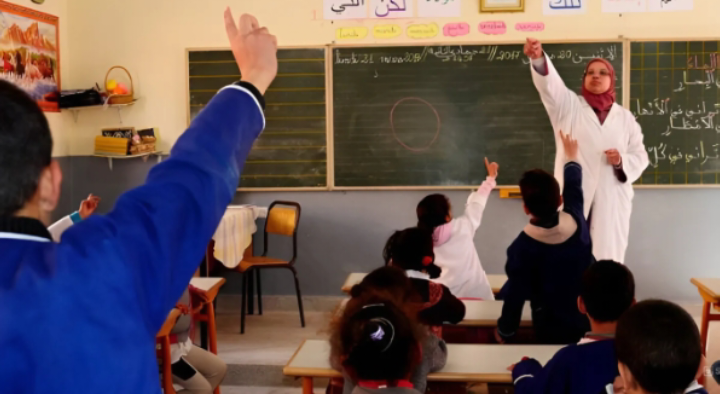 أساتذة التعليم الابتدائي يطالبون بزيادة 3 آلاف درهم وتخفيف المهام والأعباء المهنية