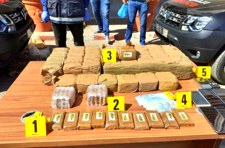 توقيف أجنبي وحجز 238 كيلوغراماً من الشيرا بميناء طنجة المتوسط